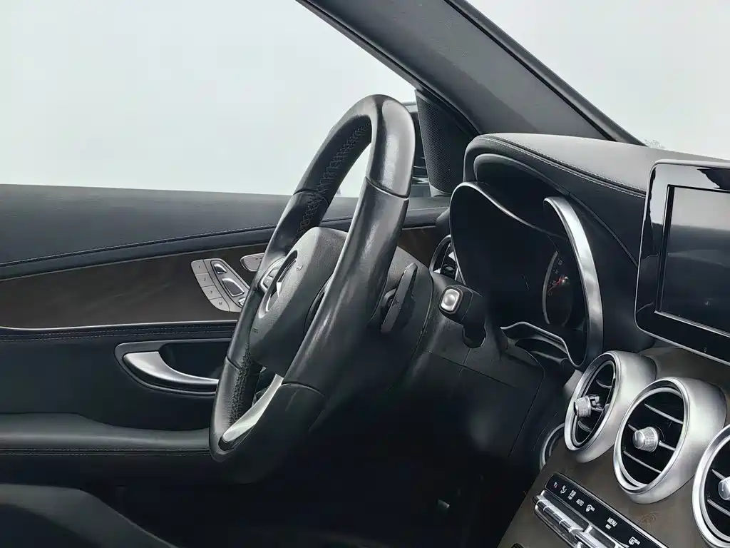 Mercedes-Benz GLC — миниатюра 22