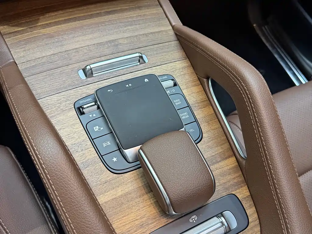 Mercedes-Benz GLS — миниатюра 10