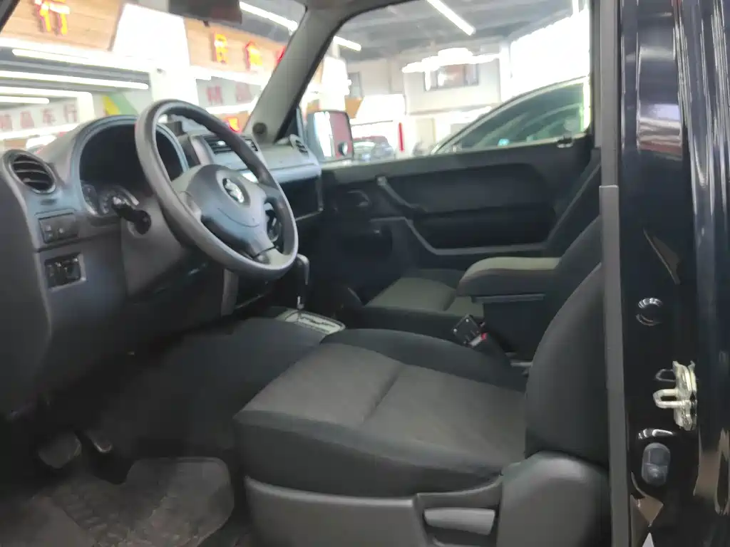 Suzuki Jimny — миниатюра 5