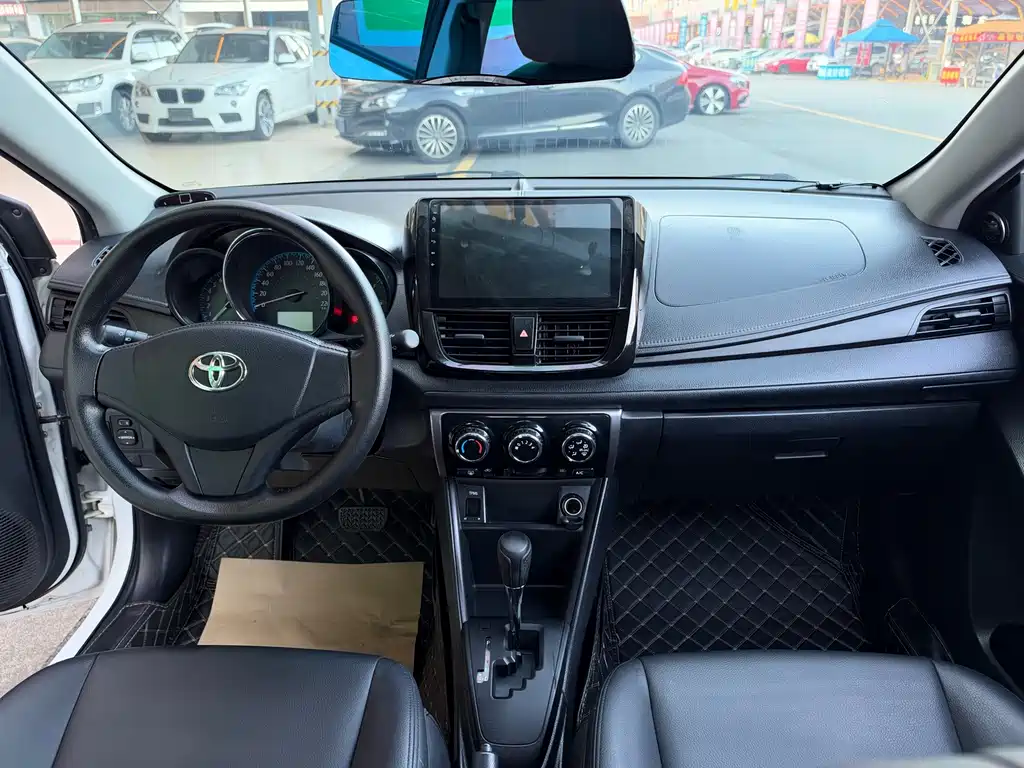 Toyota Yaris L — миниатюра 25