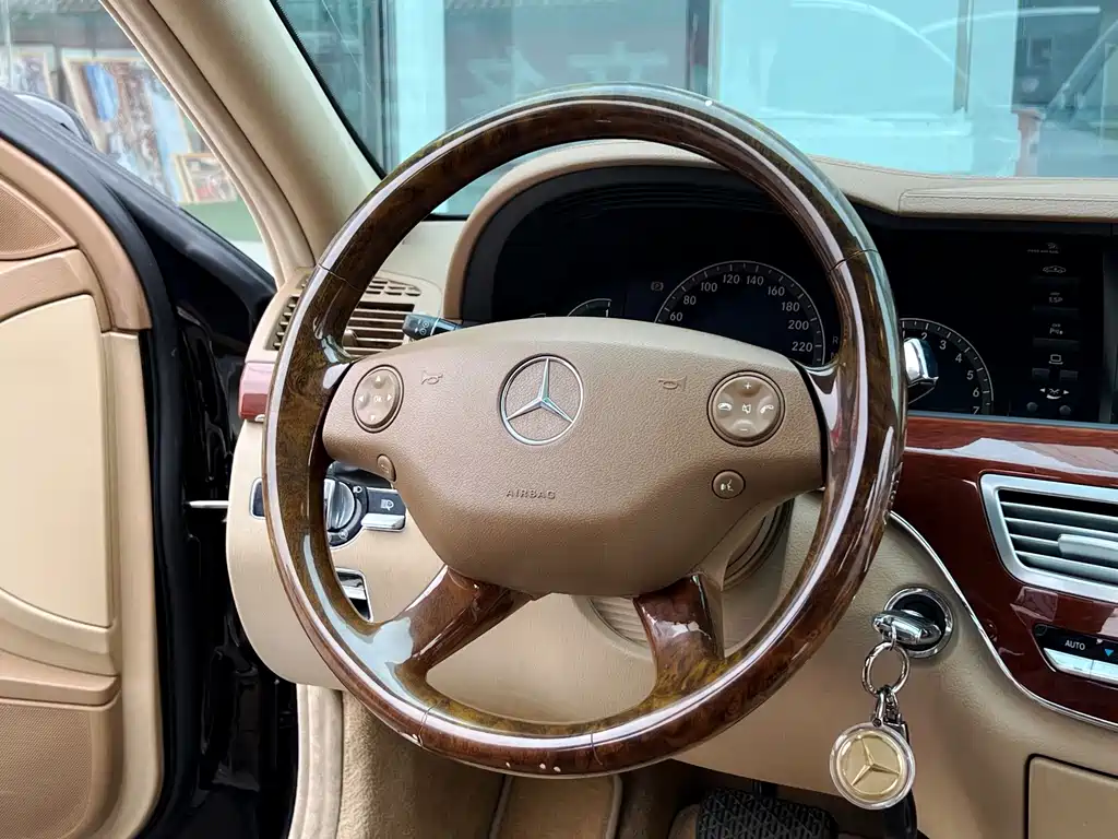 Mercedes-Benz S-Class — миниатюра 14