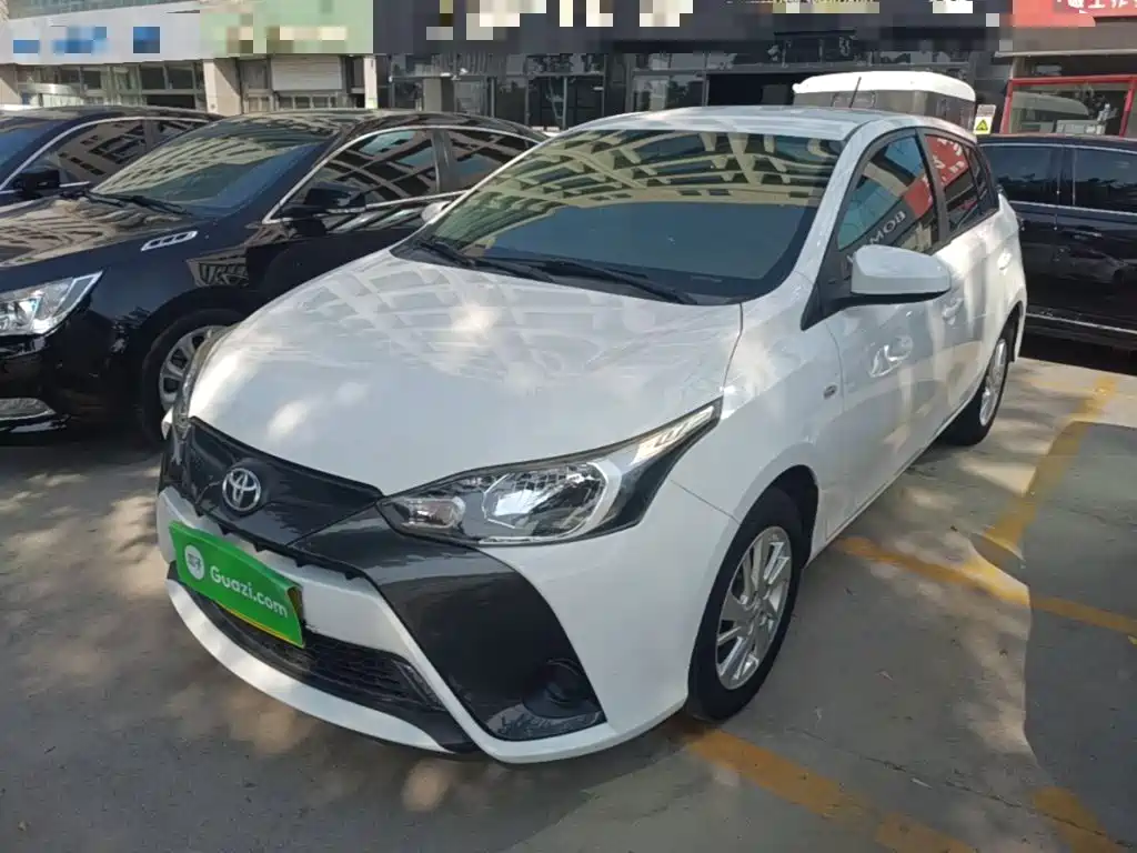 Toyota Yaris L — миниатюра 2