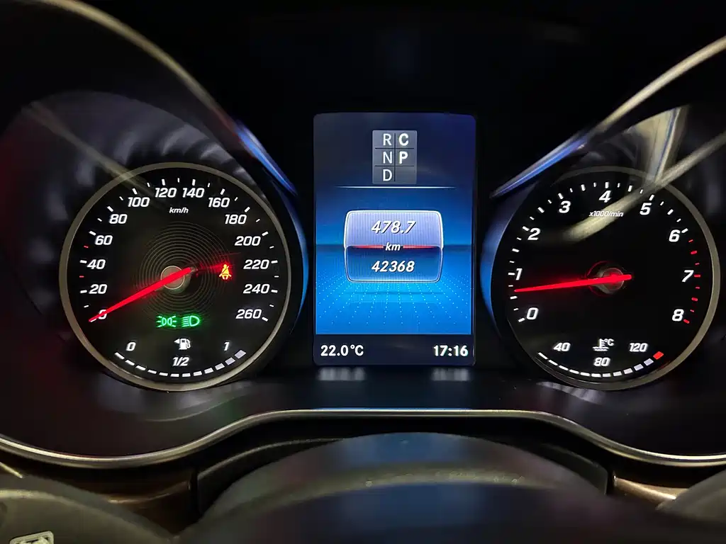 Mercedes-Benz V-Class — миниатюра 12