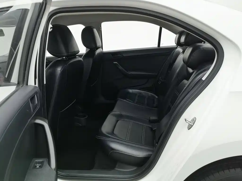 Volkswagen Santana — миниатюра 15