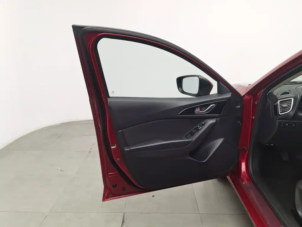 Mazda 3 Axela — миниатюра 8