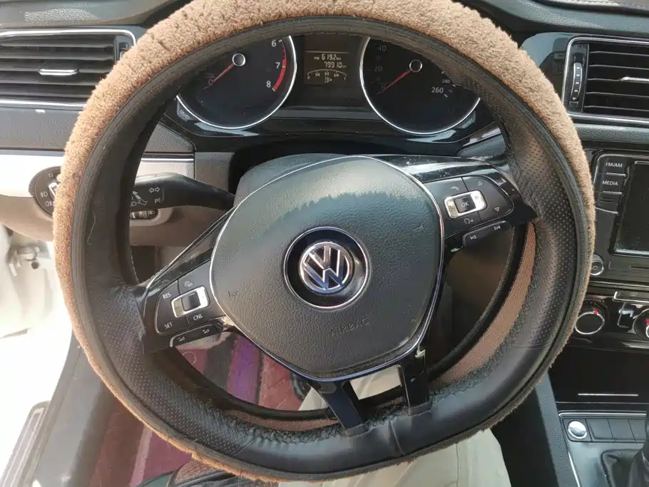 Volkswagen Sagitar — миниатюра 15