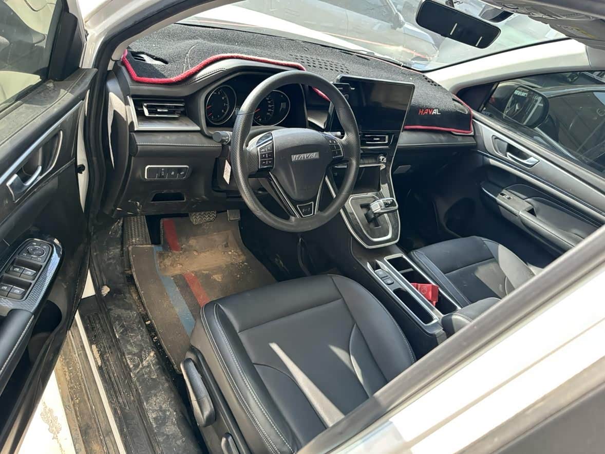 Haval Haval M6 1.5 л 2023 г. Белый, пробег 16700 км