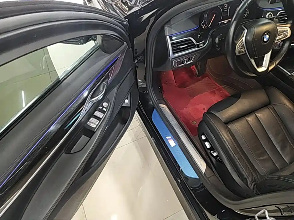 BMW 7 Series — миниатюра 16