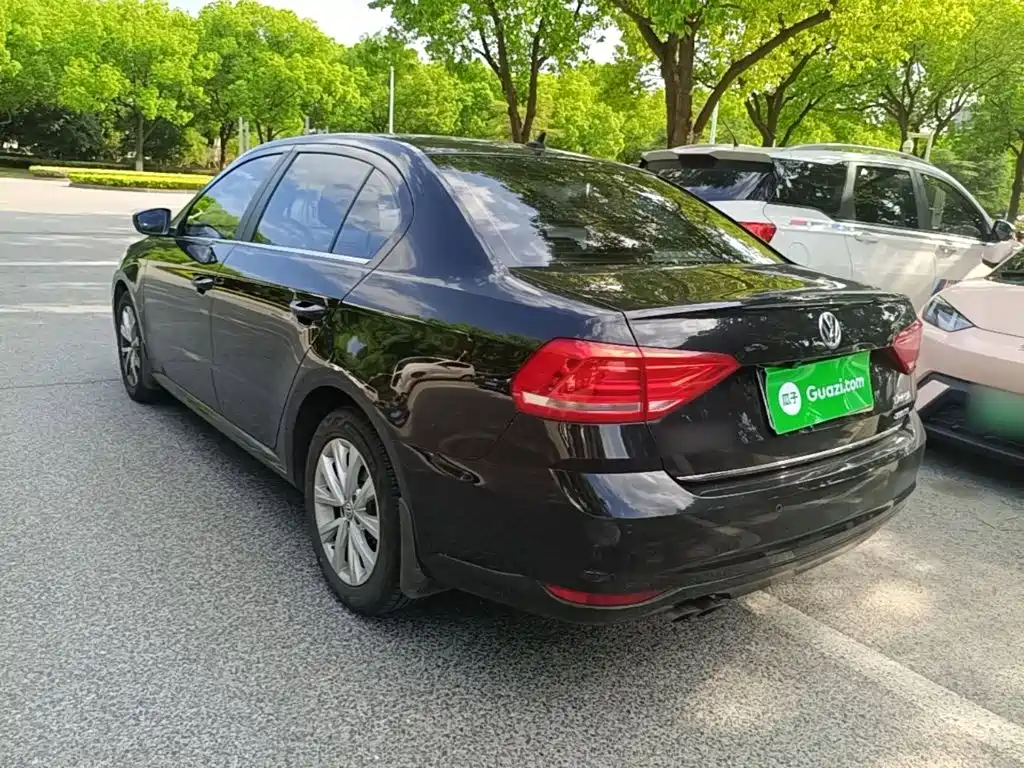 Volkswagen Lavida — миниатюра 5