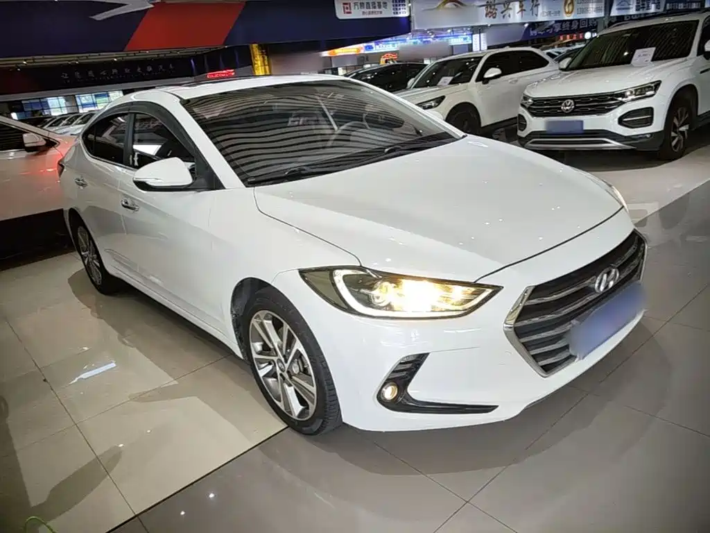 Hyundai Elantra — миниатюра 4