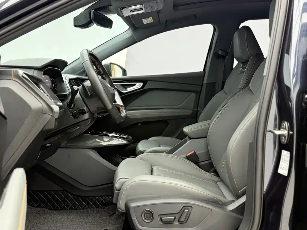 Audi Q4 e-tron — миниатюра 5
