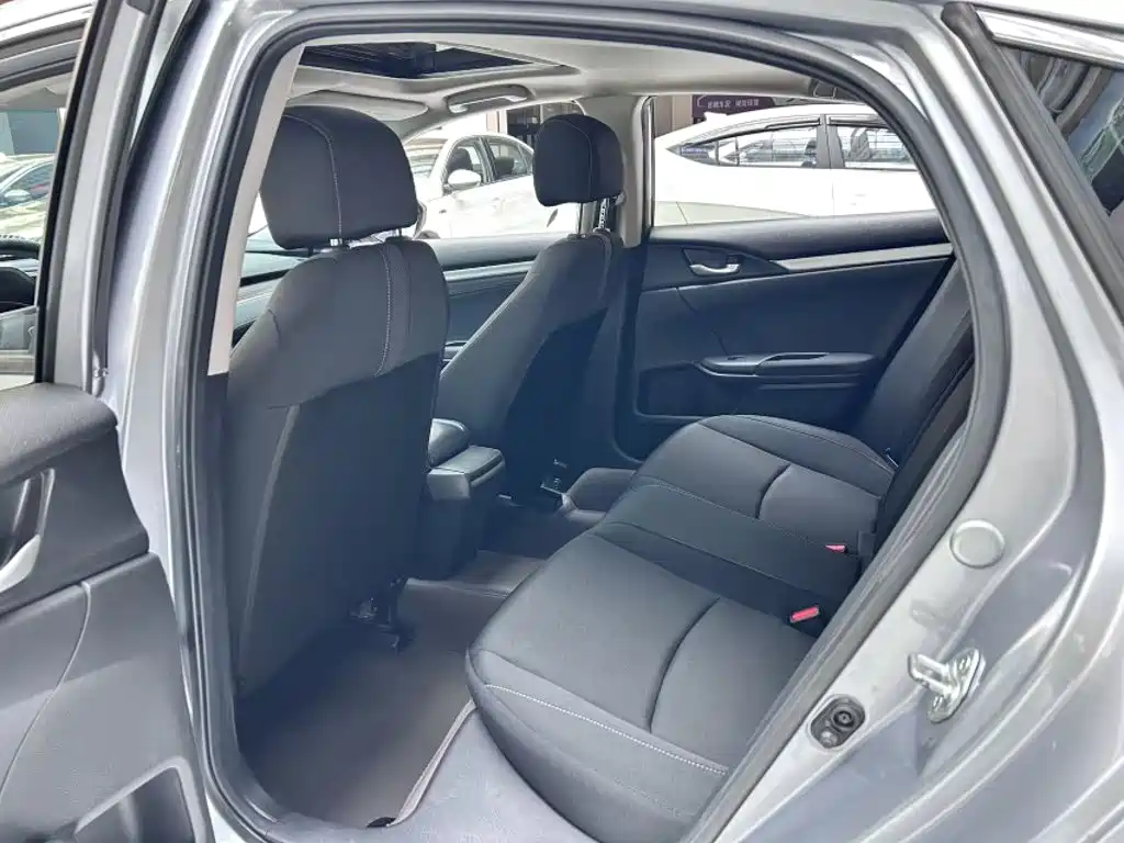 Honda Civic — миниатюра 10