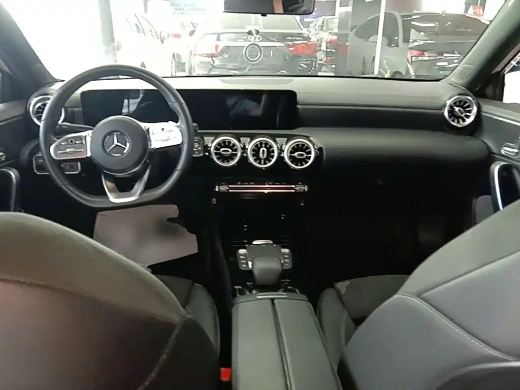 Mercedes-Benz A-Class — миниатюра 10