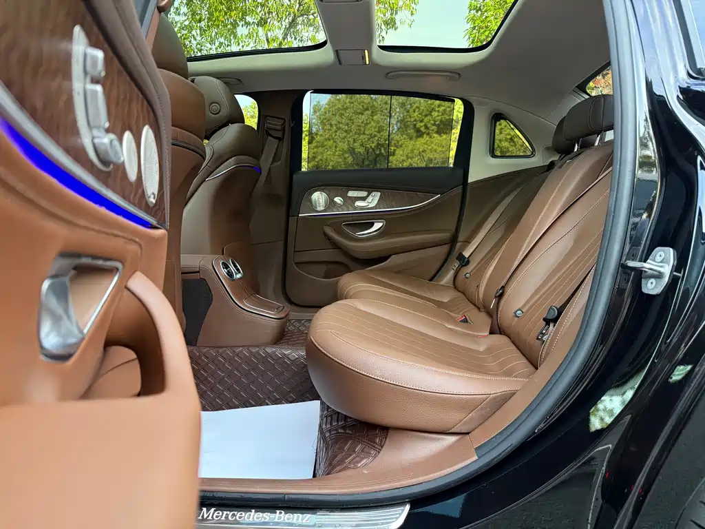 Mercedes-Benz E-Class — миниатюра 21