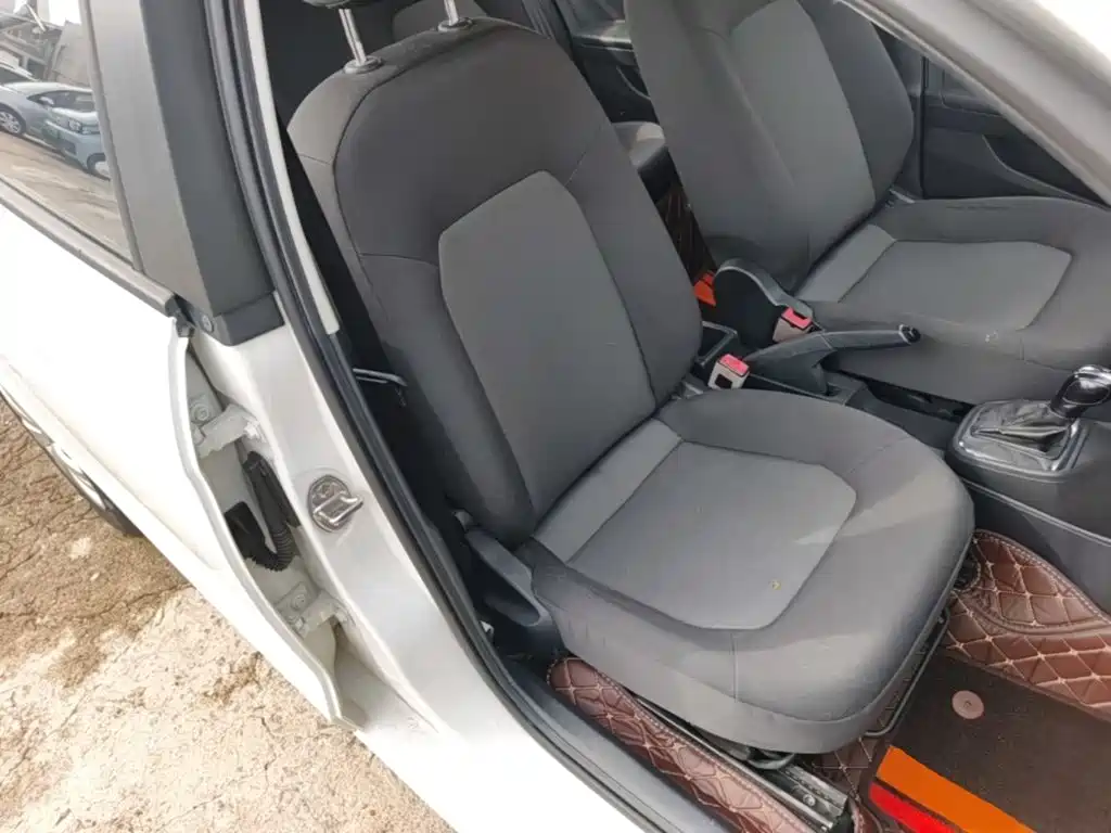 Volkswagen Jetta — миниатюра 25