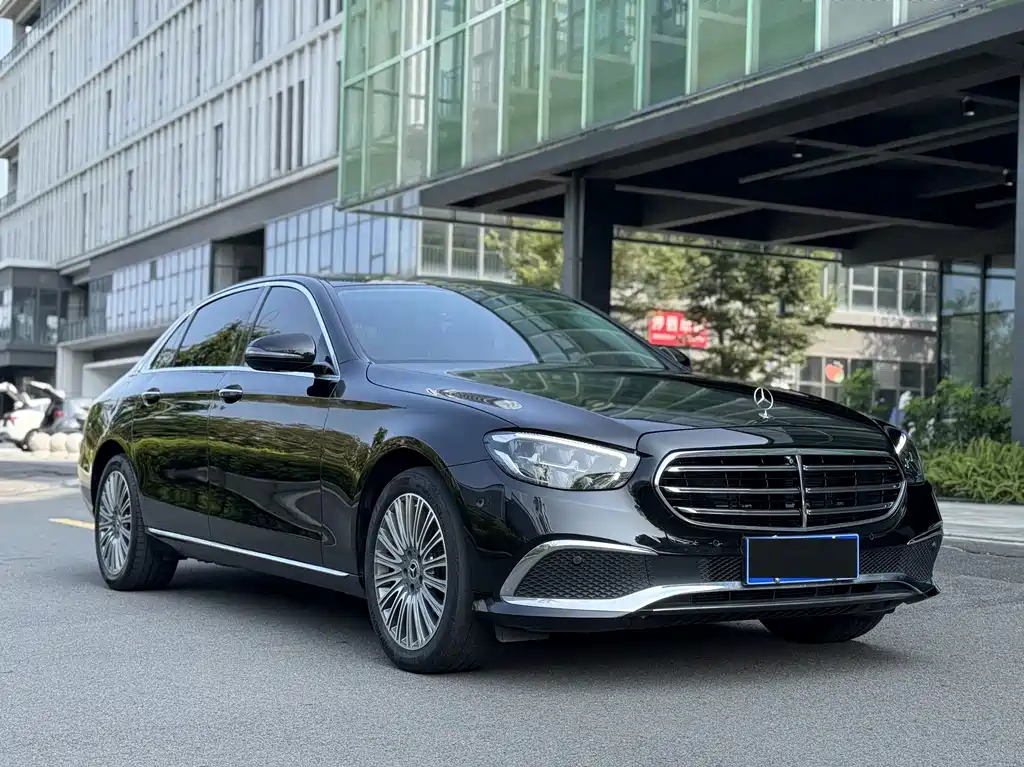 Mercedes-Benz E-Class — миниатюра 3