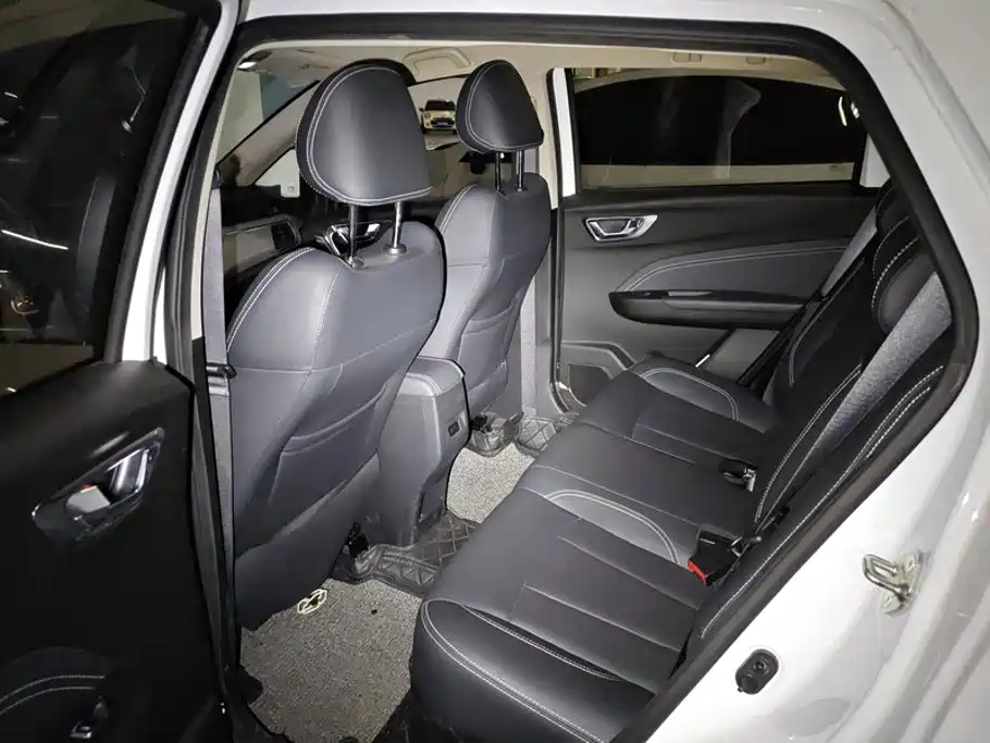 Geely Vision X3 — миниатюра 11