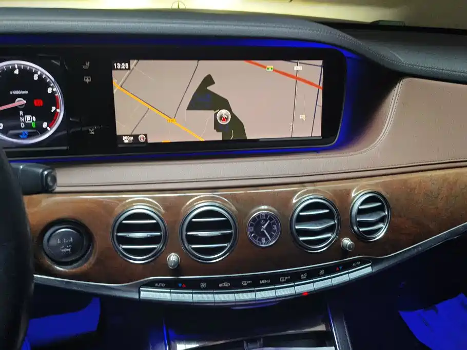 Mercedes-Benz S-Class — миниатюра 13