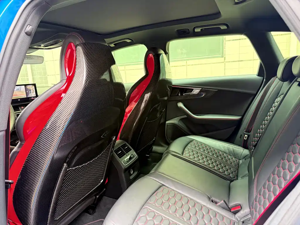 Audi RS 4 — миниатюра 16