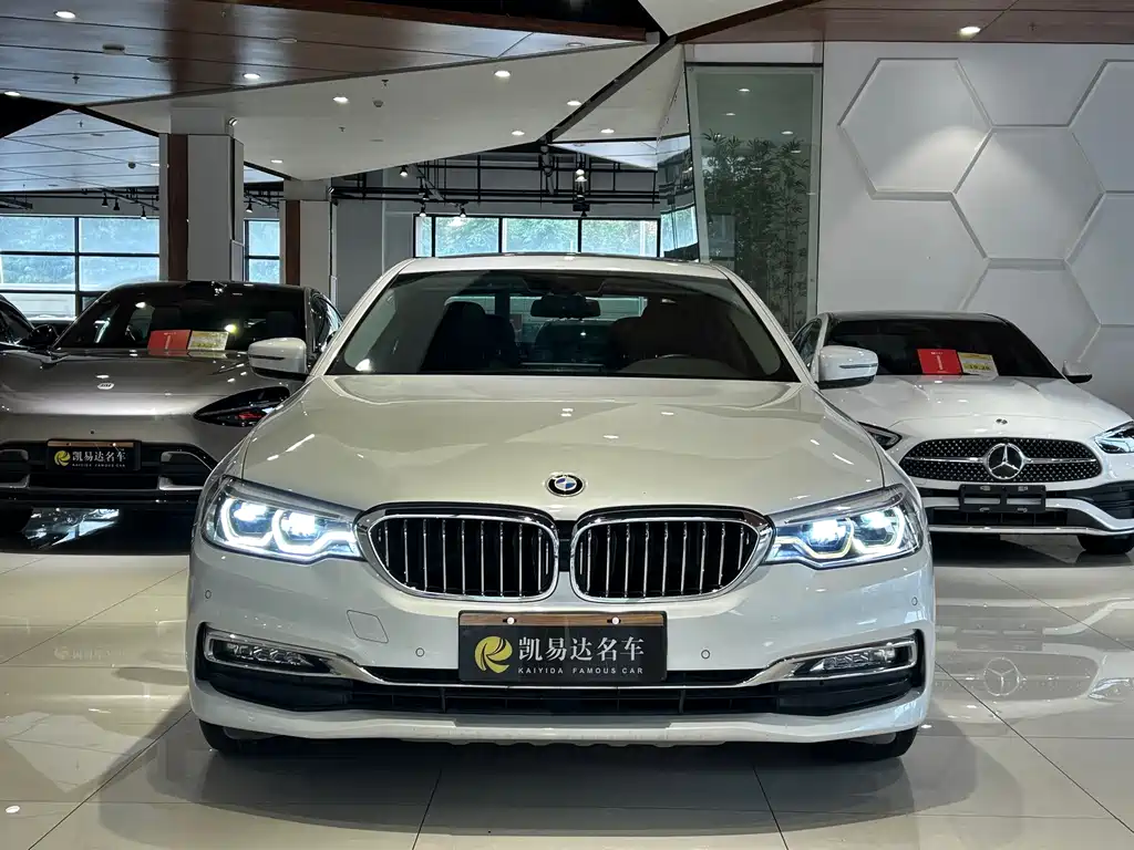 BMW 5 Series — миниатюра 3