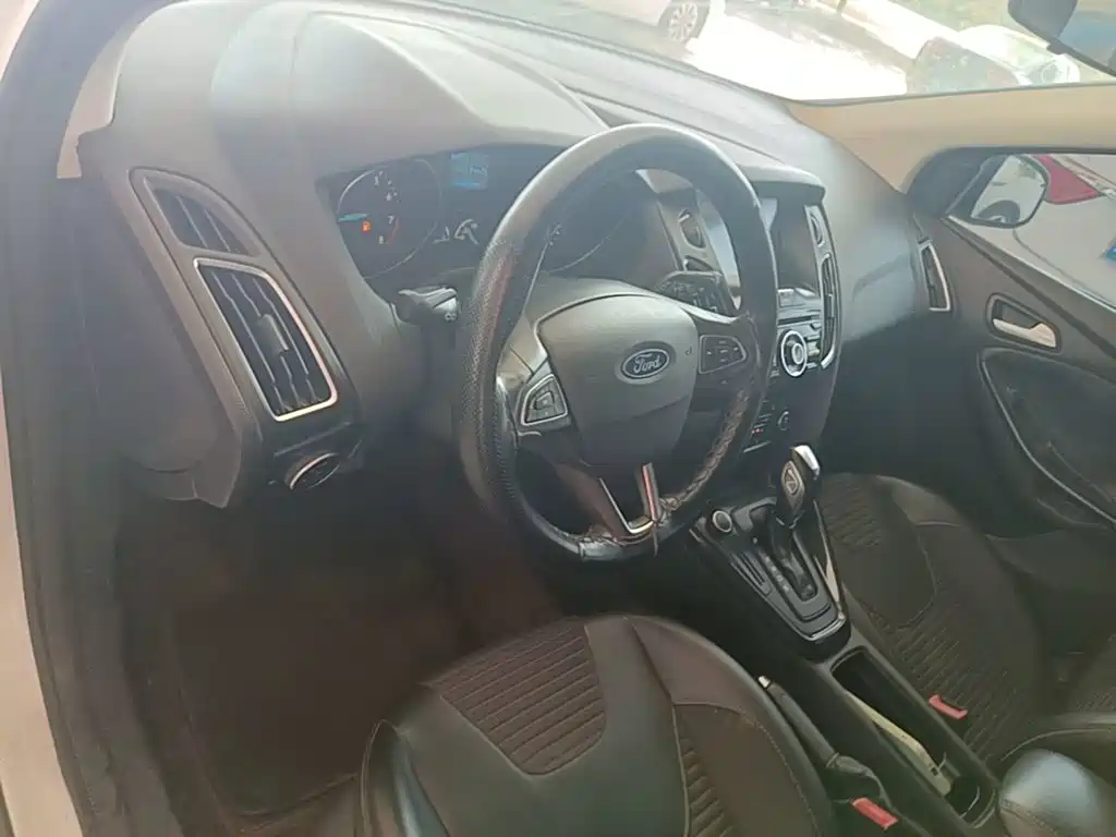 Ford Focus — миниатюра 10