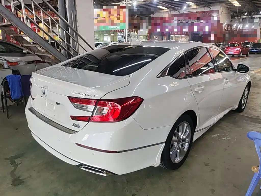 Honda Accord — миниатюра 7