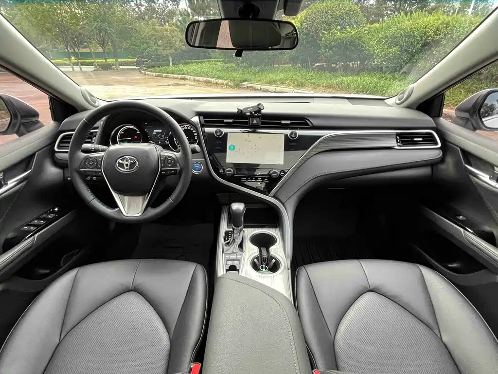 Toyota Camry — миниатюра 9