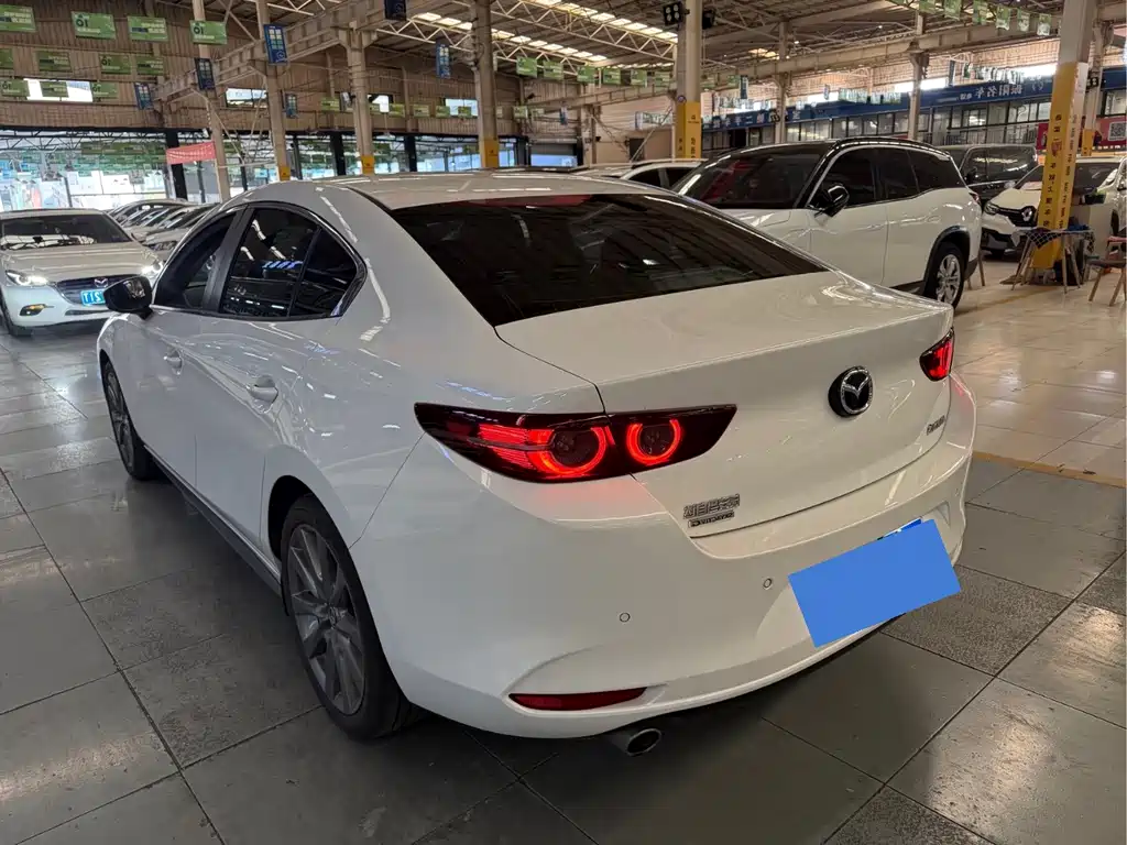 Mazda 3 Axela — миниатюра 12