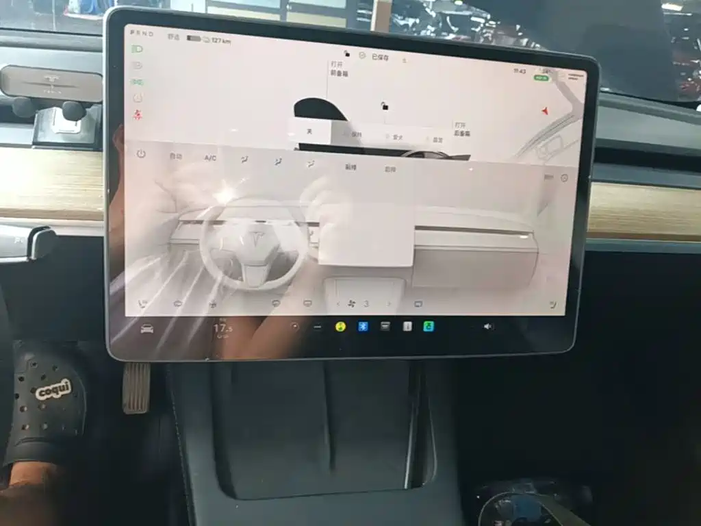 Tesla Model 3 — миниатюра 13