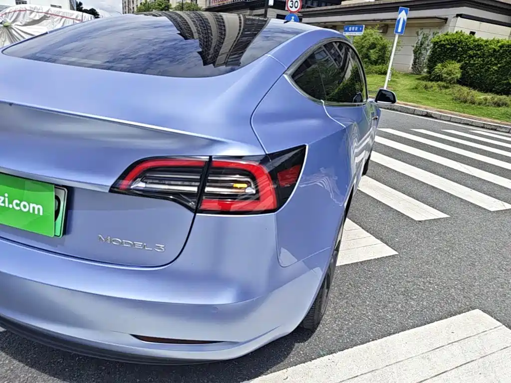 Tesla Model 3 — миниатюра 24