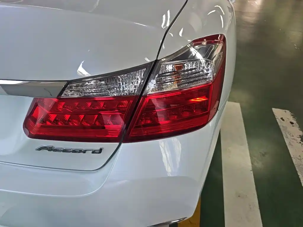 Honda Accord — миниатюра 8