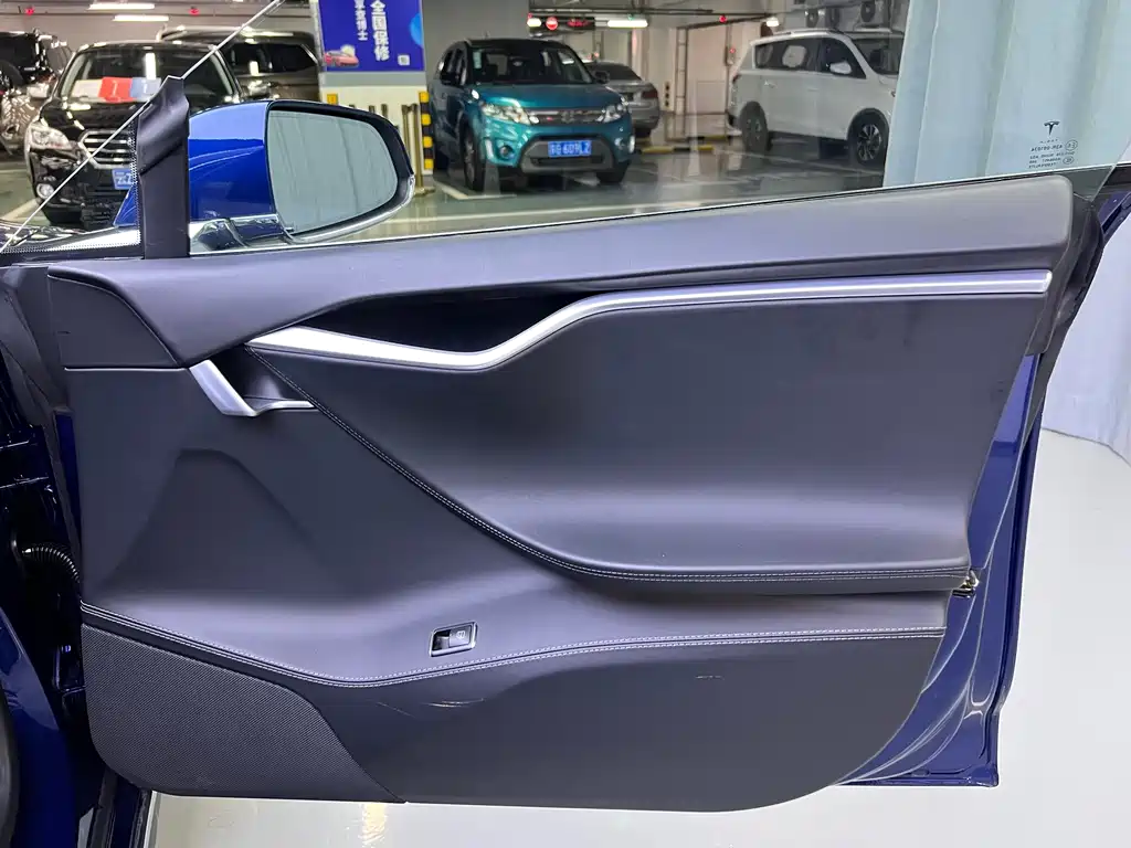 Tesla Model S — миниатюра 11