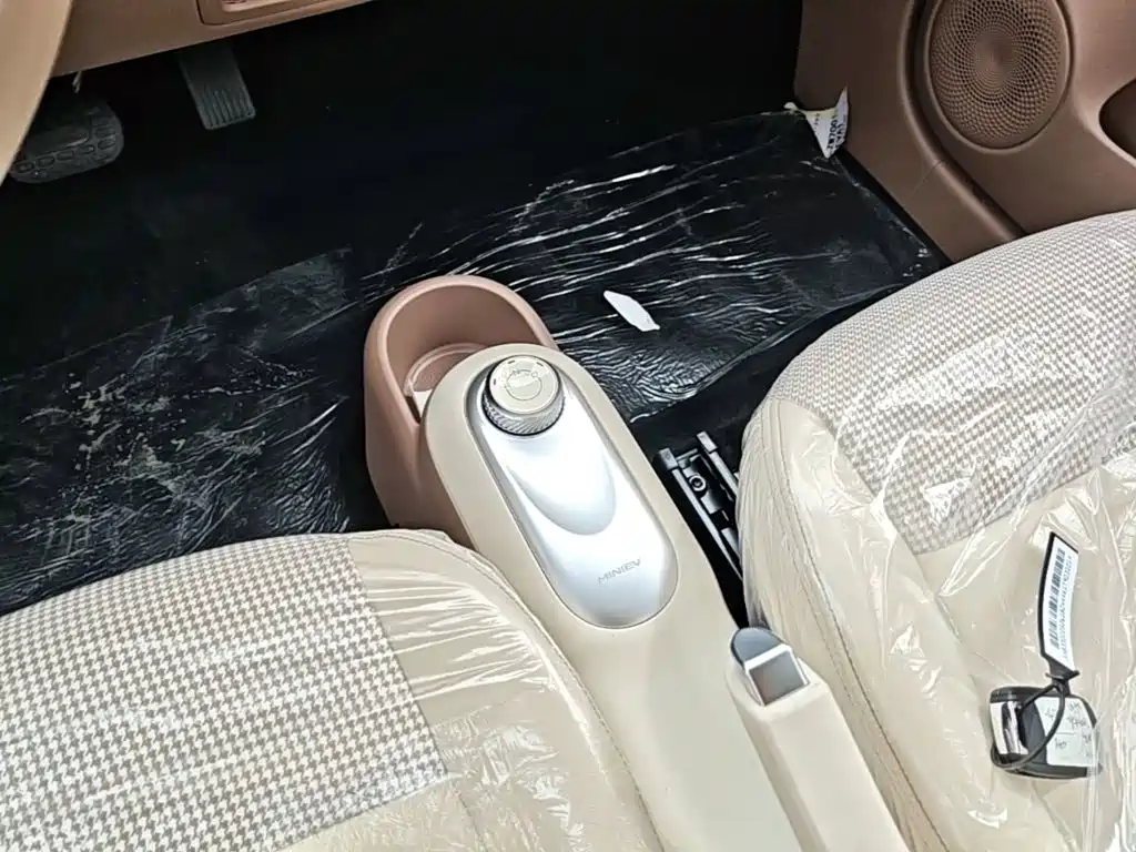 Wuling MINIEV — миниатюра 14