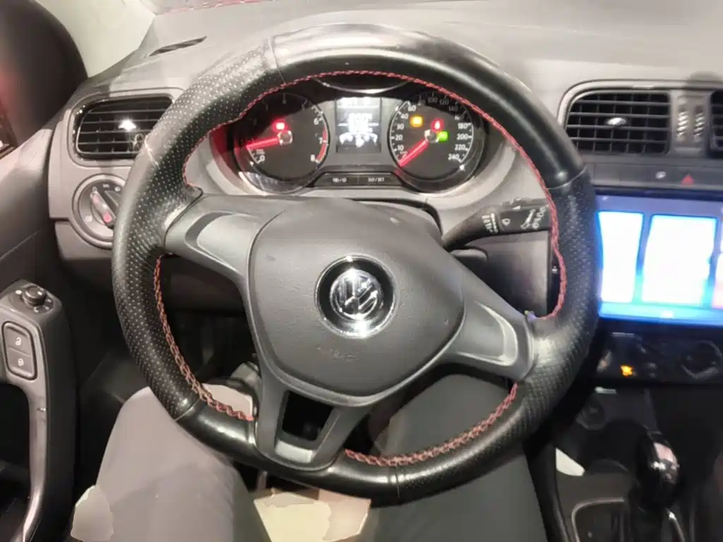Volkswagen Polo — миниатюра 11