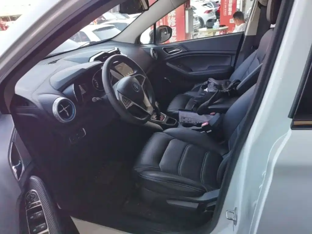 BYD Yuan EV — миниатюра 15