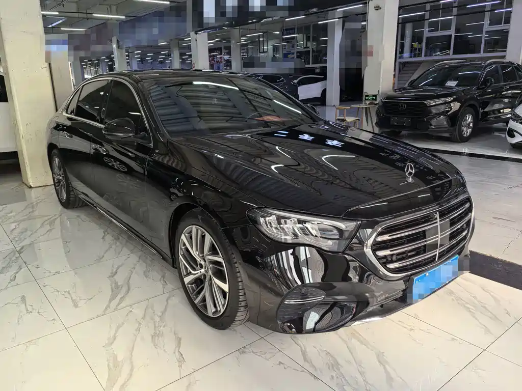 Mercedes-Benz E-Class — миниатюра 3