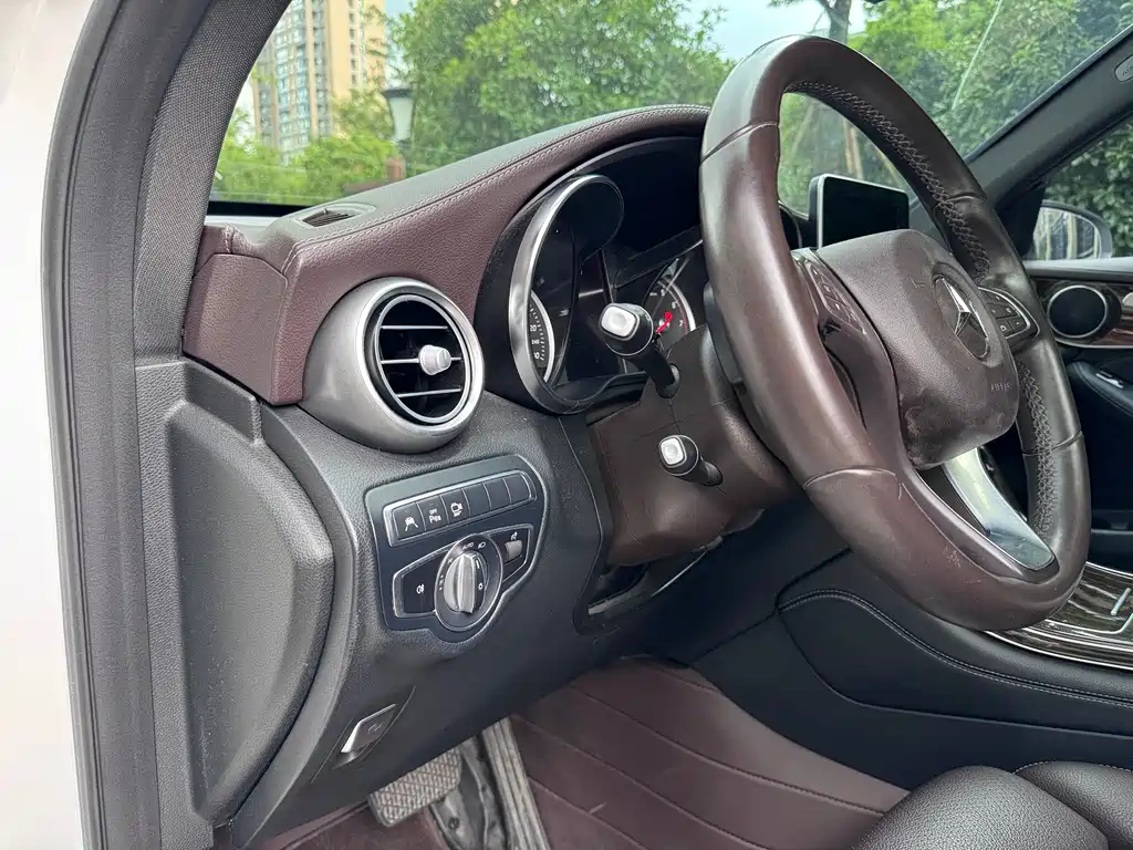 Mercedes-Benz GLC — миниатюра 8