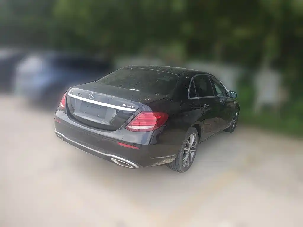Mercedes-Benz E-Class — миниатюра 5