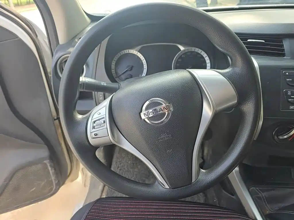 Nissan Navara — миниатюра 3