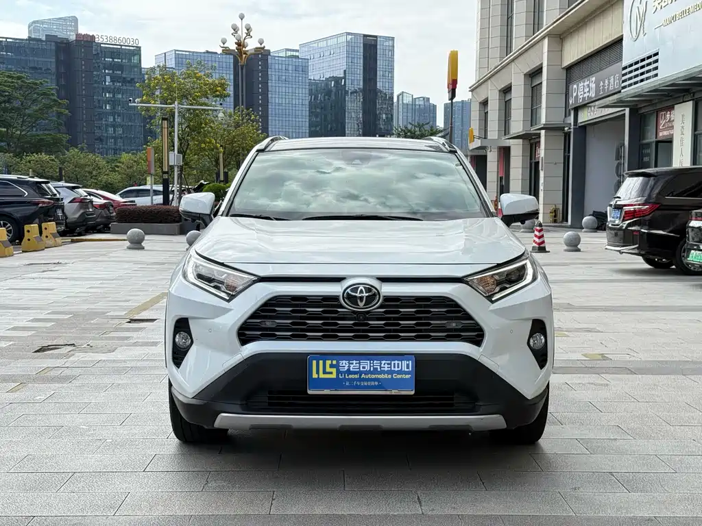 Toyota RAV4 — миниатюра 2