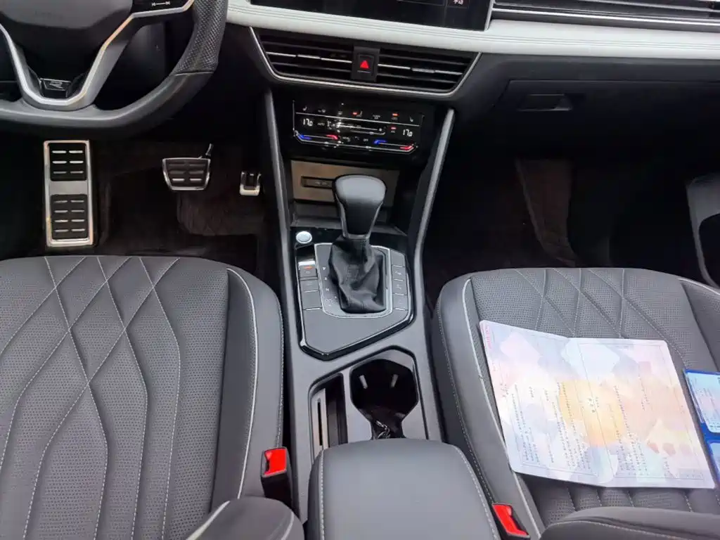 Volkswagen Tiguan L — миниатюра 14