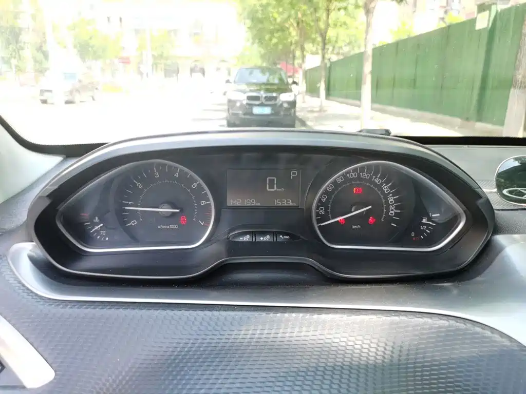 Peugeot 2008 — миниатюра 8