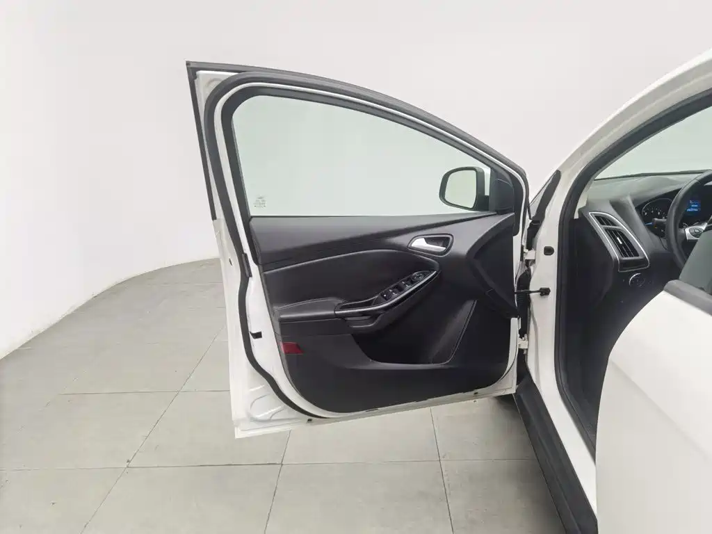 Ford Focus — миниатюра 8