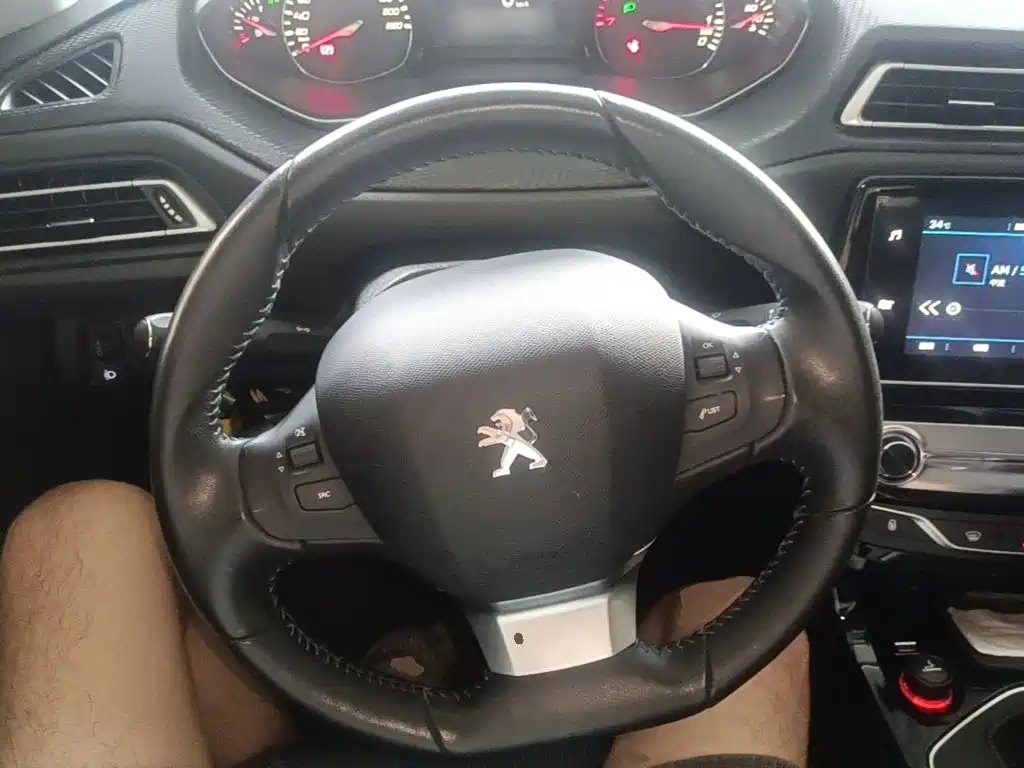 Peugeot 308 — миниатюра 11