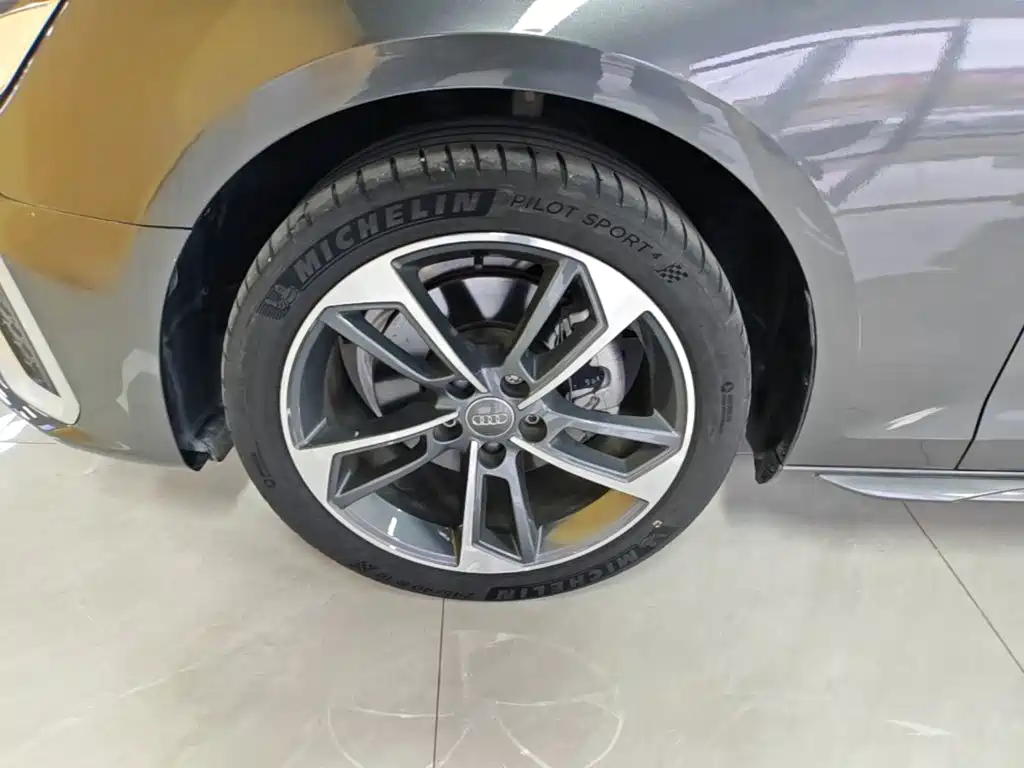 Audi A4L — миниатюра 23