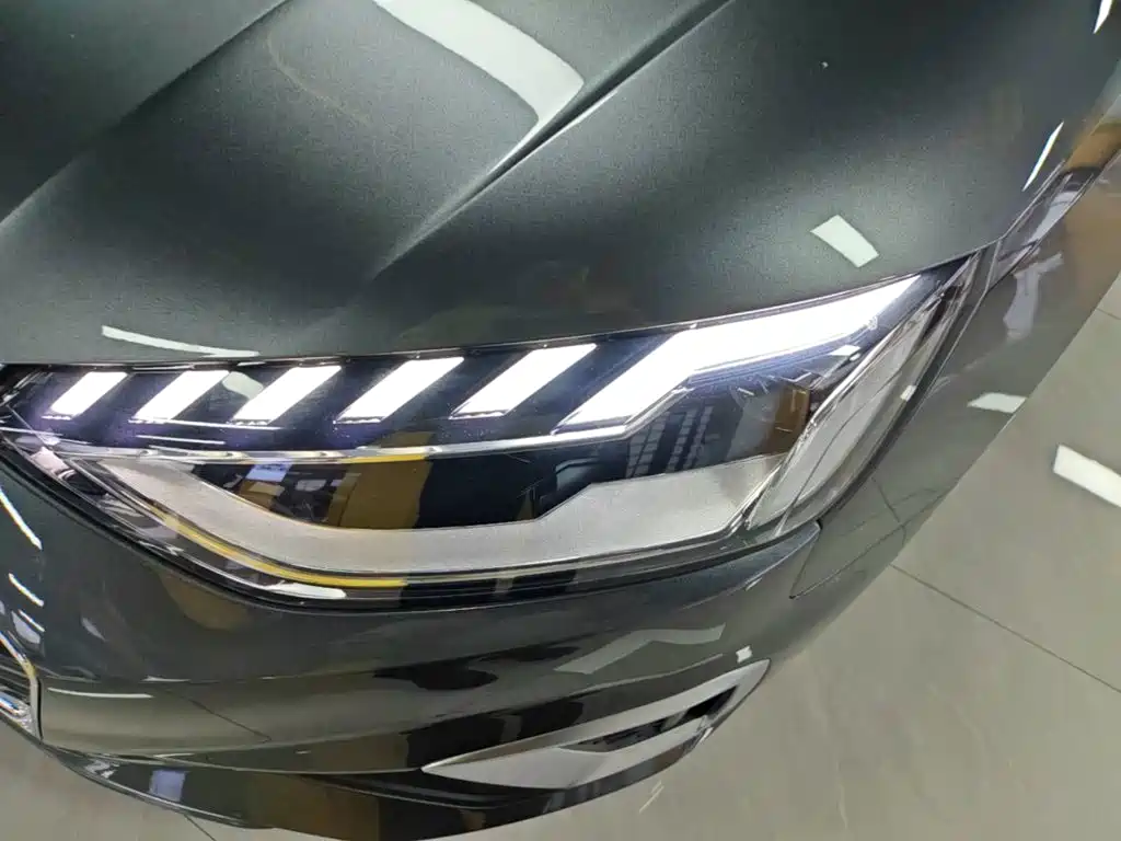 Audi A4L — миниатюра 24
