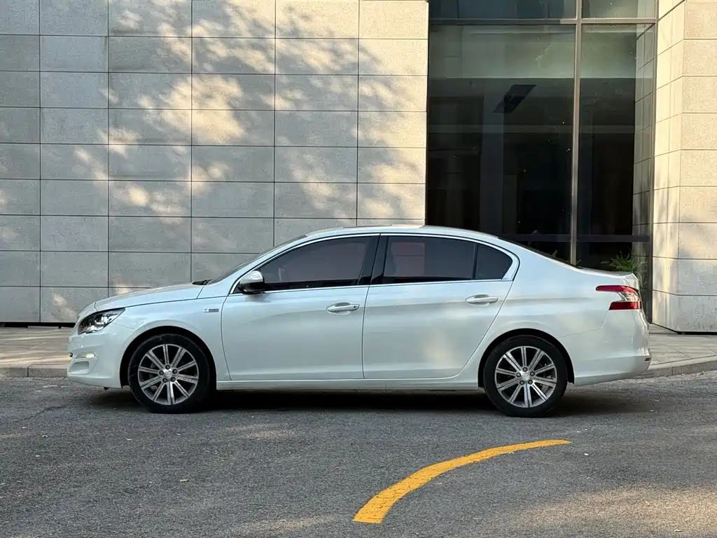 Peugeot 408 — миниатюра 4