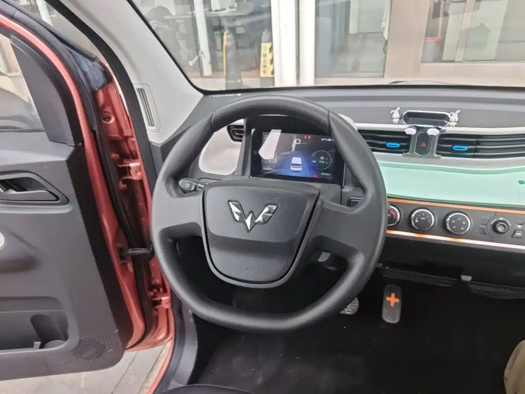 Wuling MINIEV — миниатюра 11
