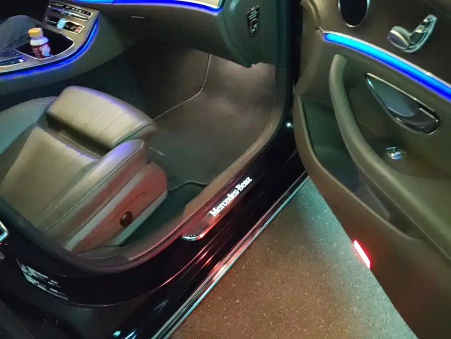 Mercedes-Benz E-Class — миниатюра 8
