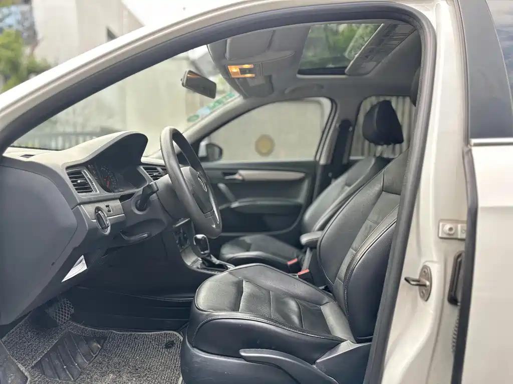 Volkswagen Lavida — миниатюра 8